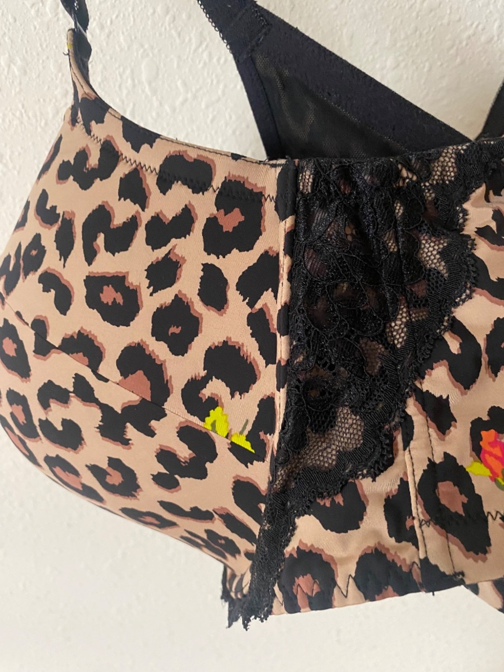 46DDD Leopard & Roses Plunge 360 Smoothing T-shirt Bra Torrid Betsy/ Johnson - Picture 5 of 10